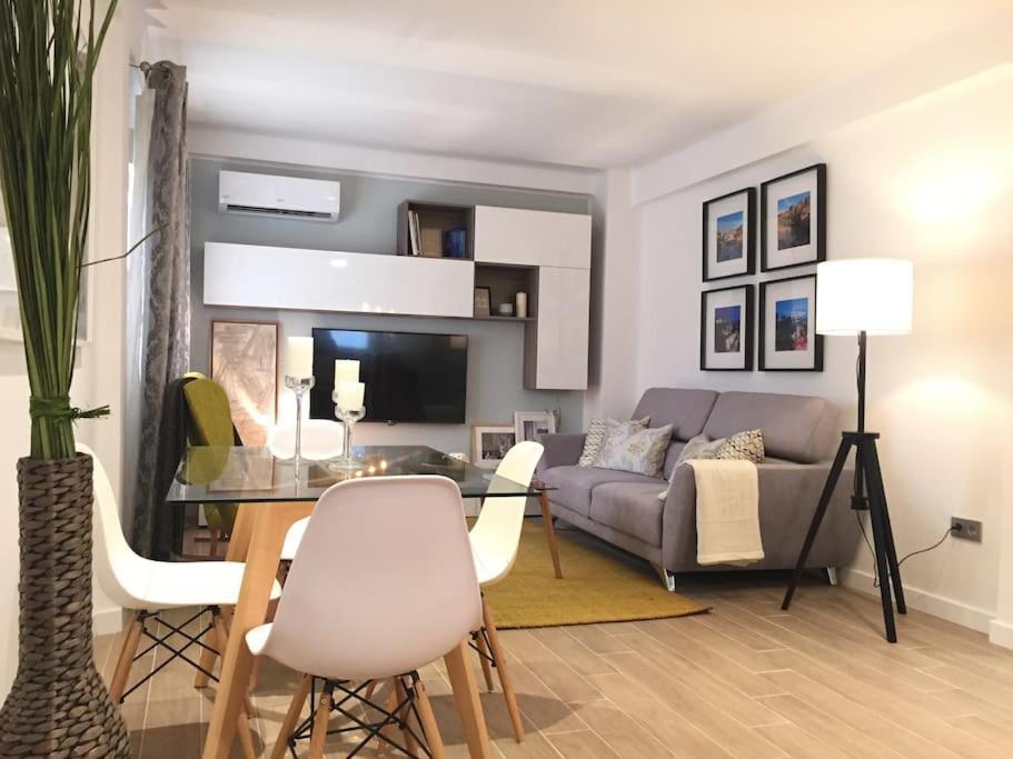 Апартаменты New Luxury House In The Center! Nuevo Piso De Lujo En El Centro. Малага Экстерьер фото
